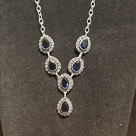 Jewelry - Blue sapphire Gemstone 925
Silver Handmade
Necklace Size 16”
